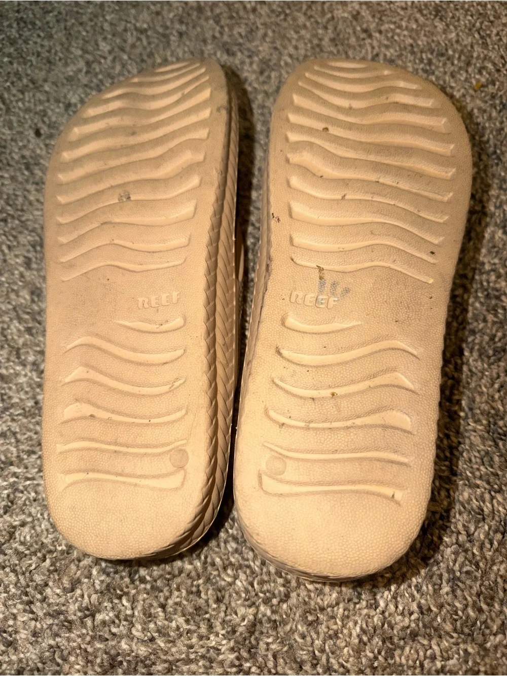 WOMEN'S REEF OASIS/BEIGE WATER COURT POOL/BEACH FLIP FLOP SANDALS SIZE 9